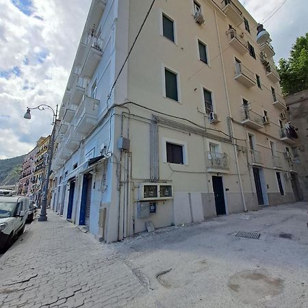 Ti Porto Al Centro Unforgettable Moments Apartment Salerno Exterior photo